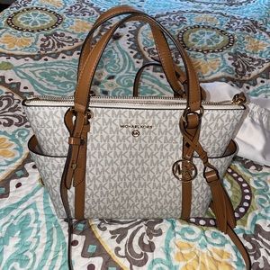 Michael Kors purse